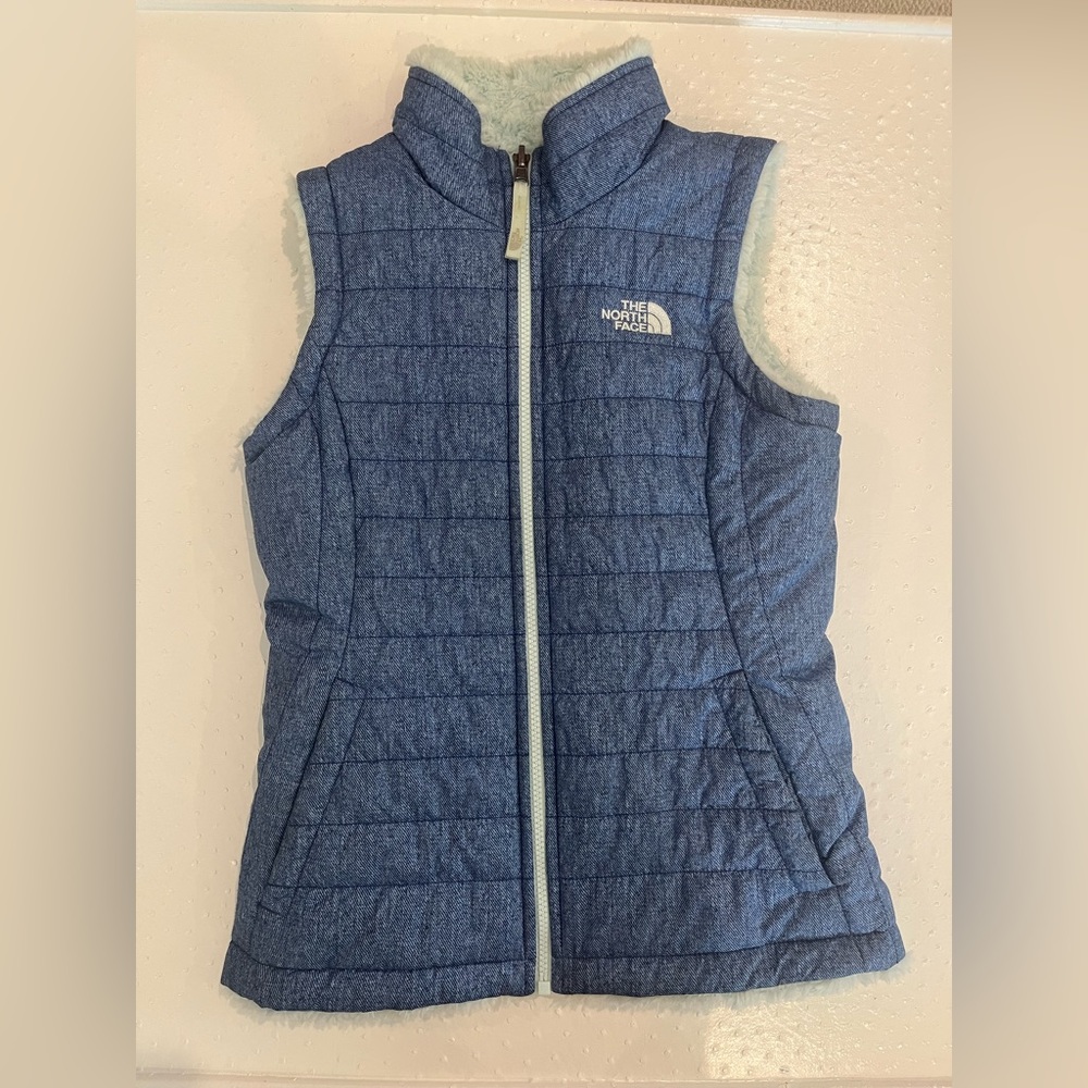 North face blue and green puffer vest fuzzy inside size M / 10/12 girls